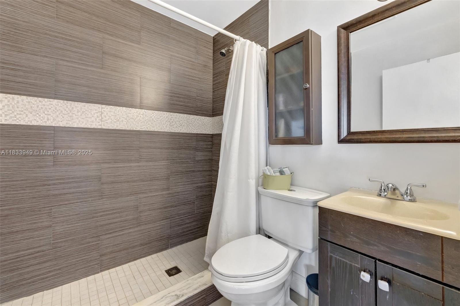 2261 NE 62nd St, Fort Lauderdale, Florida image 26