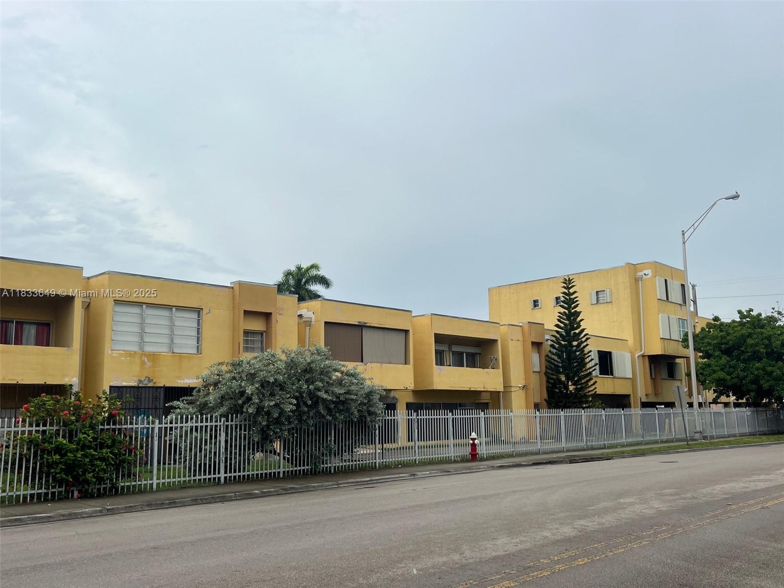 1555 W 44th Pl #103, Hialeah, Florida image 16