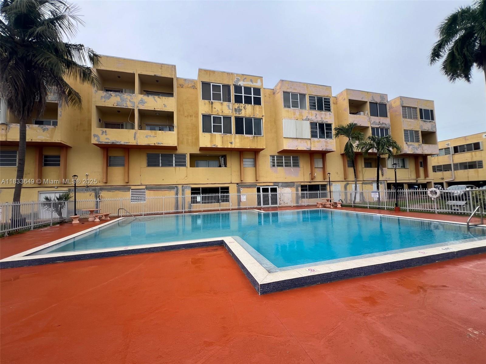 1555 W 44th Pl #103, Hialeah, Florida image 2