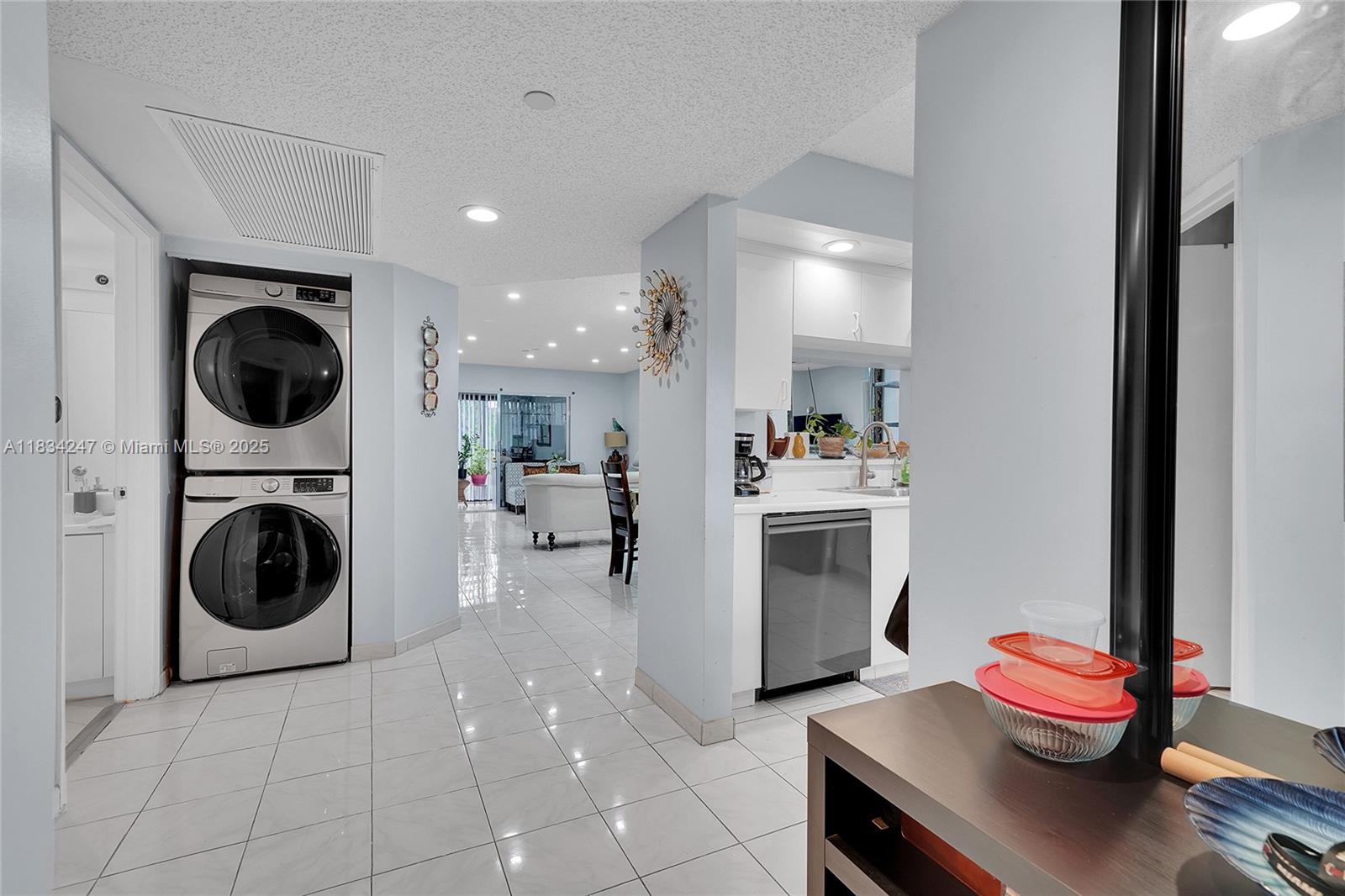 571 SW 142nd Ave #410O, Pembroke Pines, Florida image 4