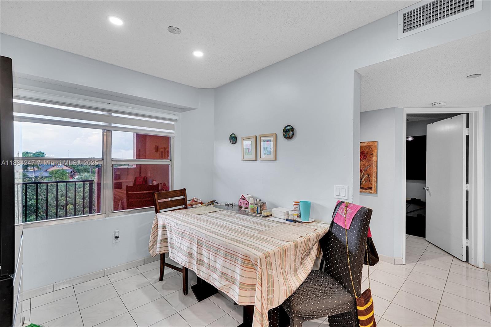 571 SW 142nd Ave #410O, Pembroke Pines, Florida image 9