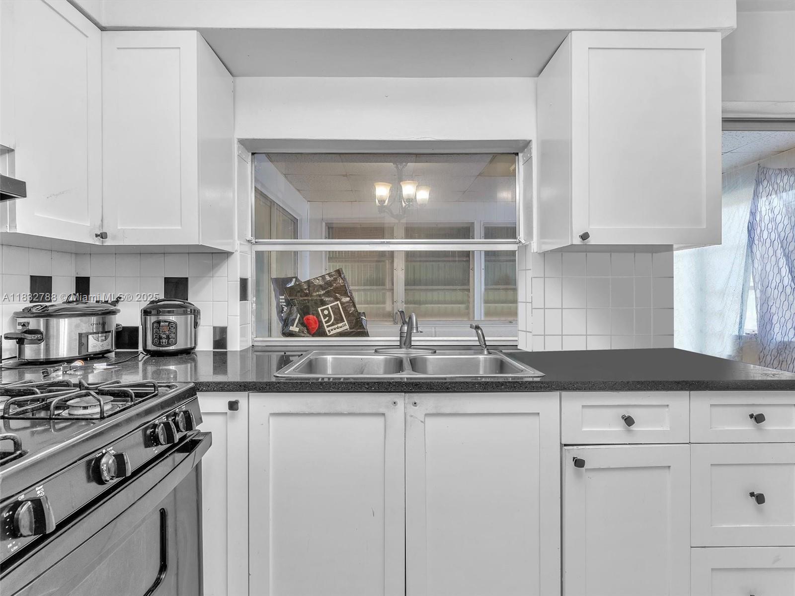 8363 NW 26th Pl, Sunrise, Florida image 14