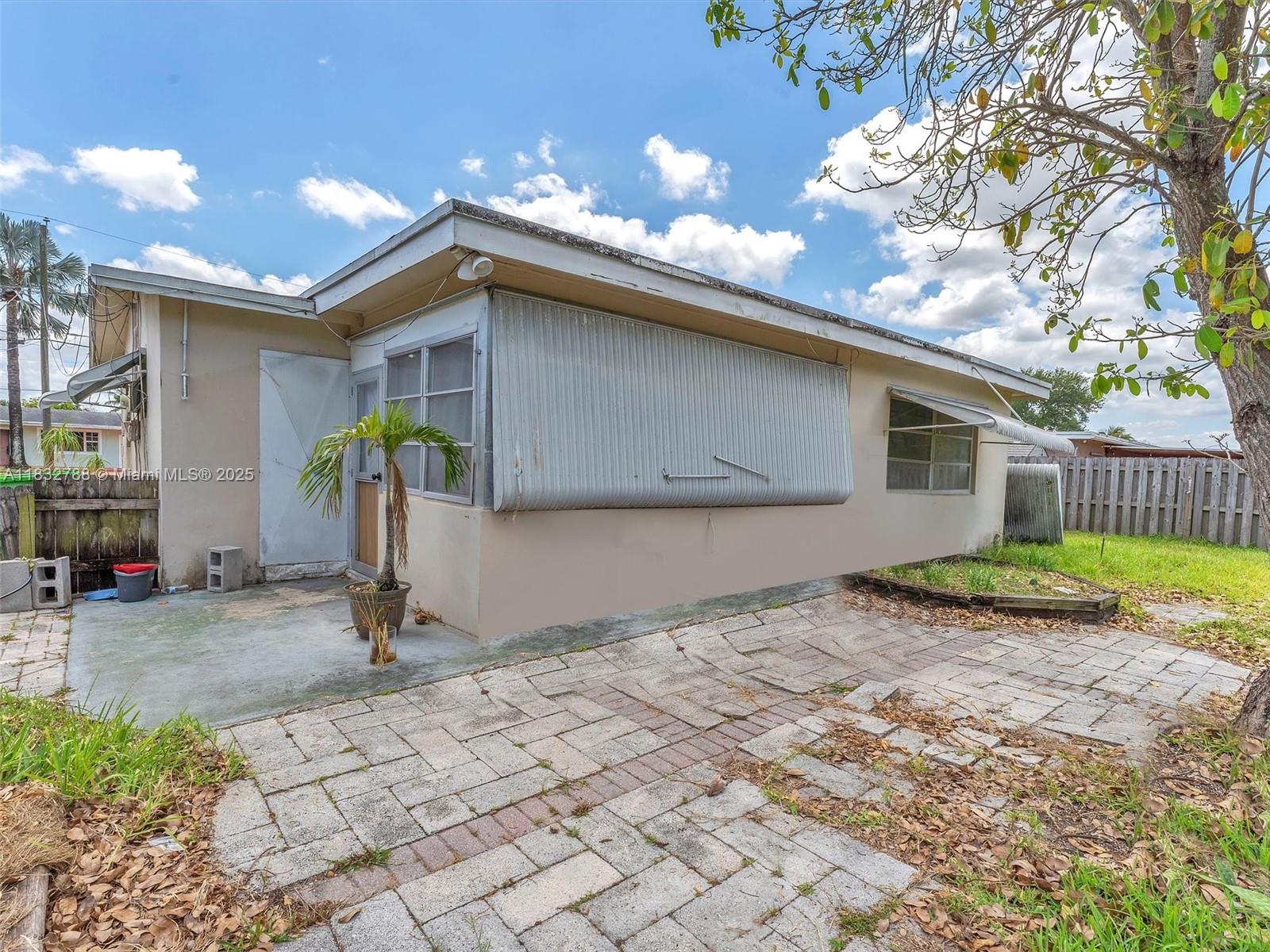 8363 NW 26th Pl, Sunrise, Florida image 27