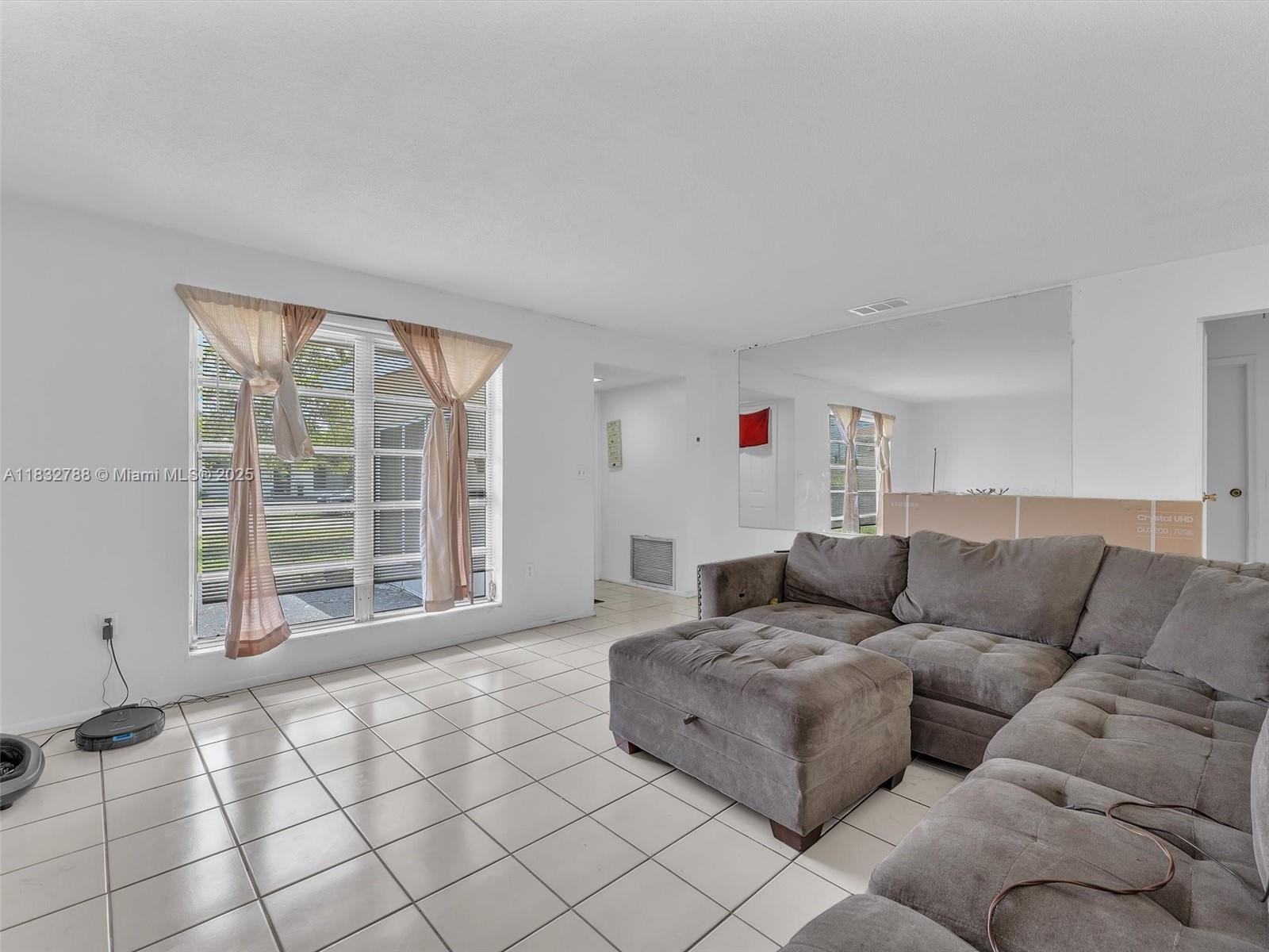 8363 NW 26th Pl, Sunrise, Florida image 6