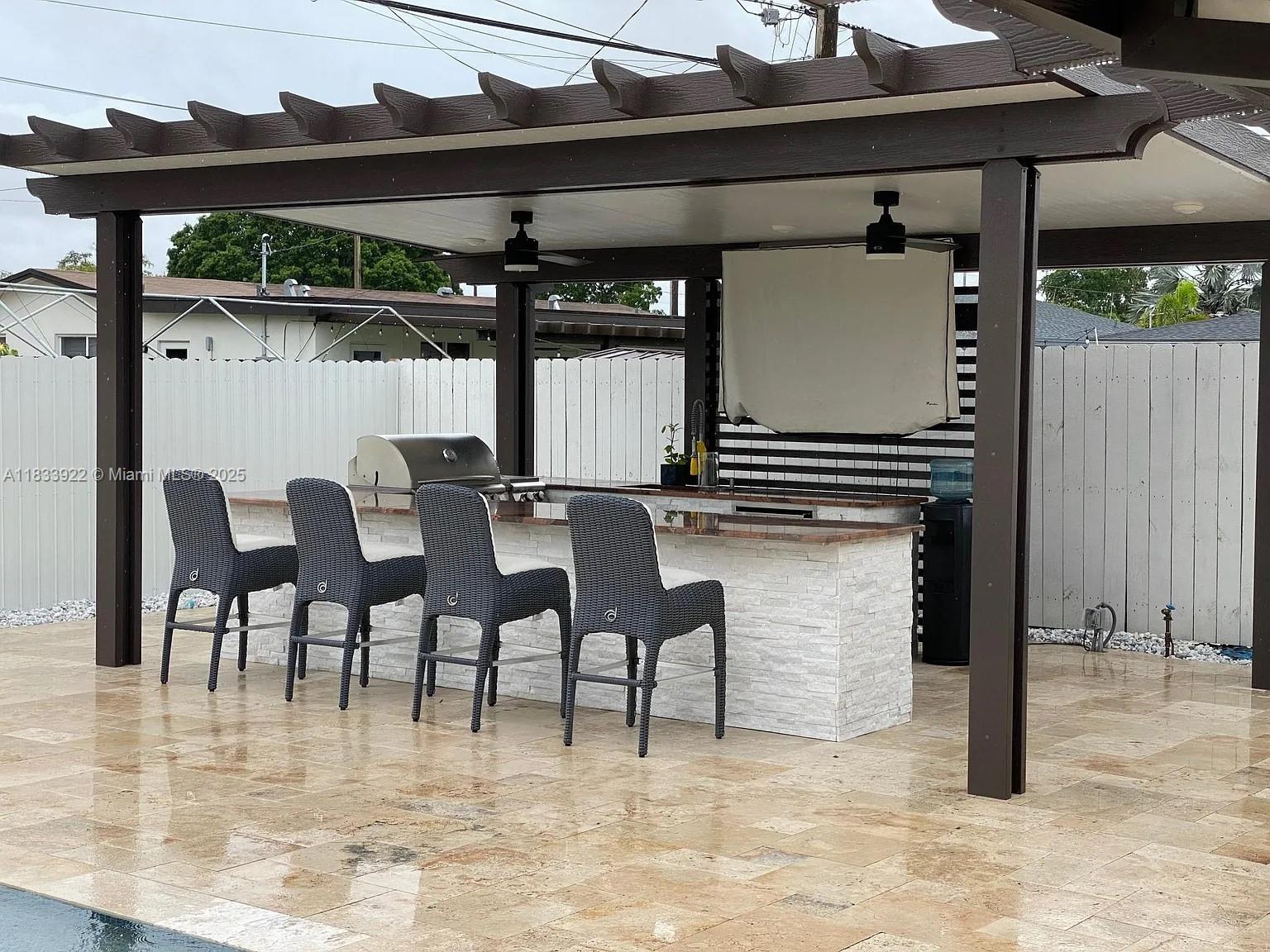 8031 NW 175th St, Hialeah, Florida image 4