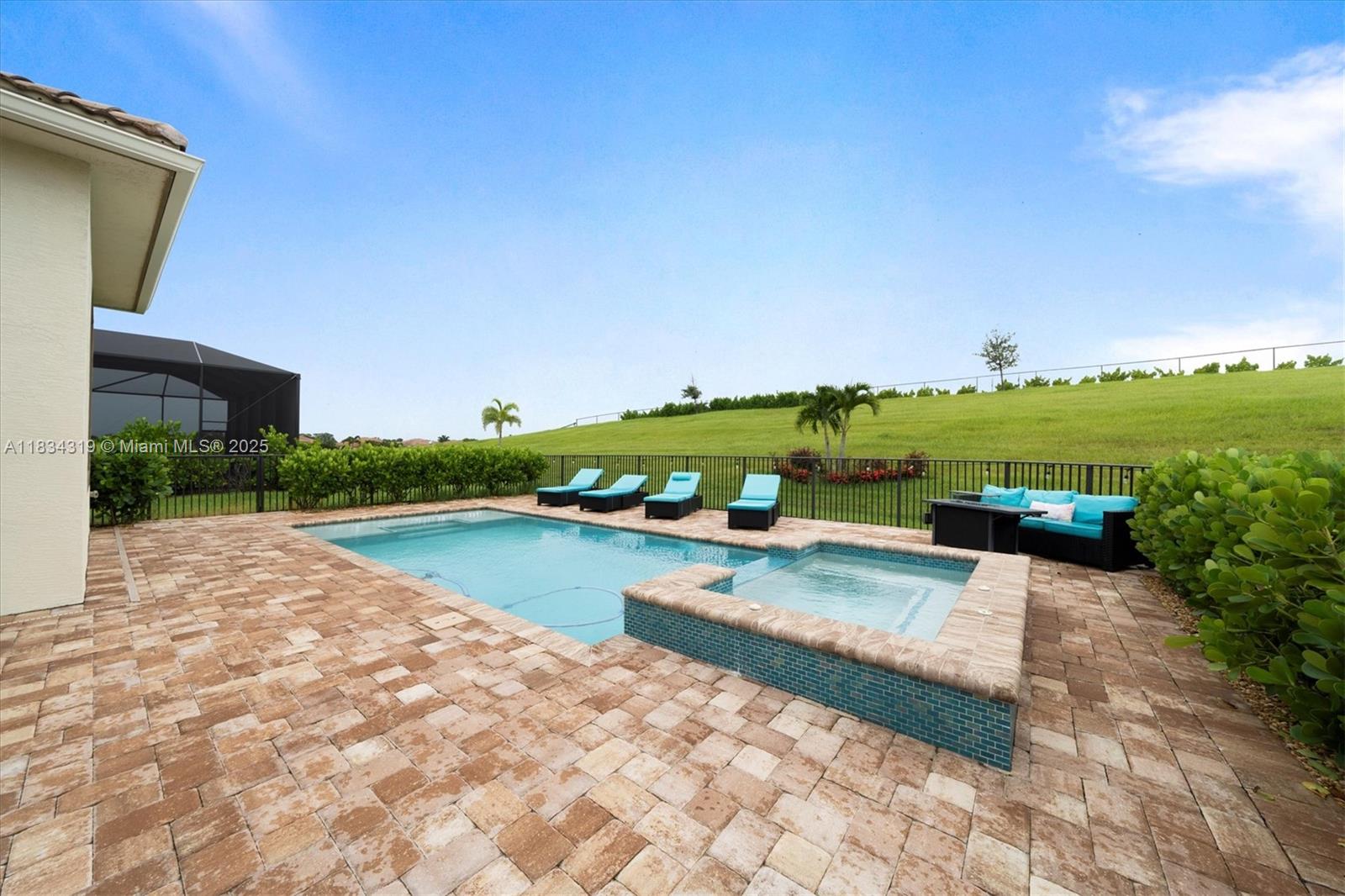 9247 SW Miracoli Way, Port Saint Lucie, Florida image 39