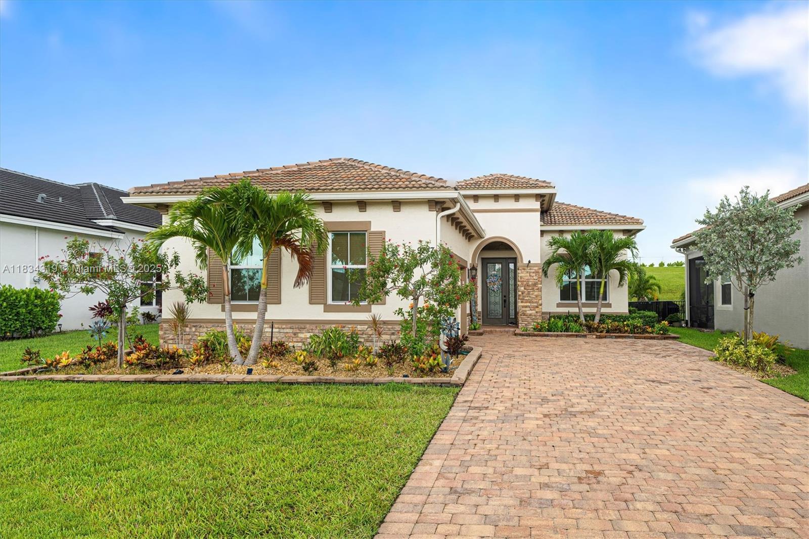 9247 SW Miracoli Way, Port Saint Lucie, Florida image 5