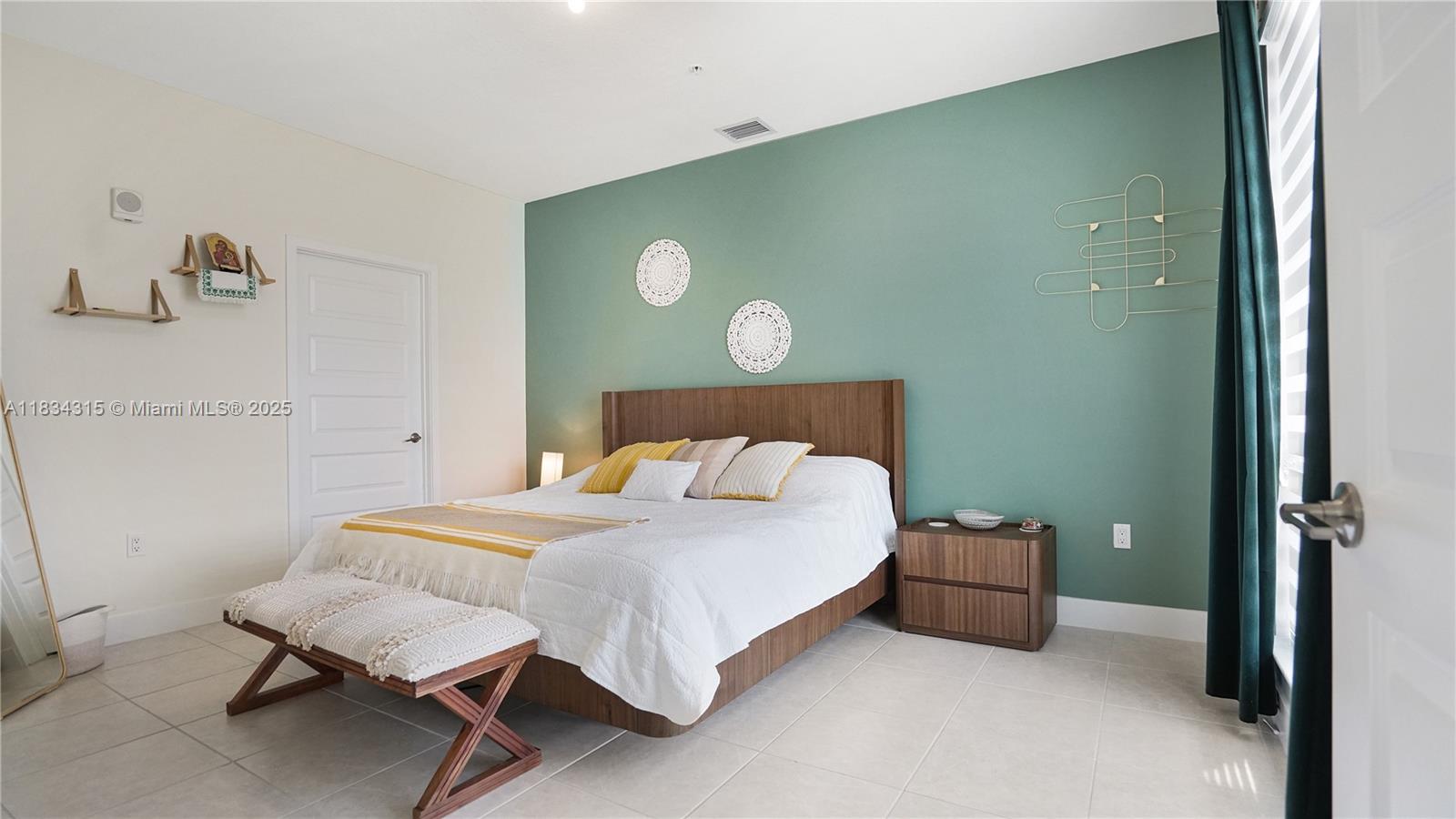 Property photo # 4