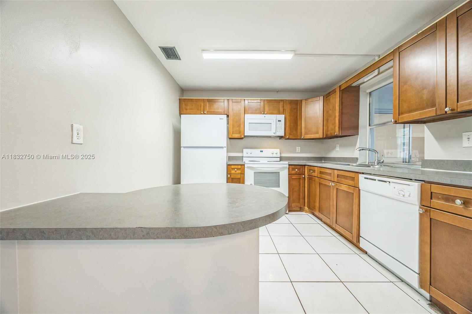 4931 NW 13th St, Lauderhill, Florida image 5