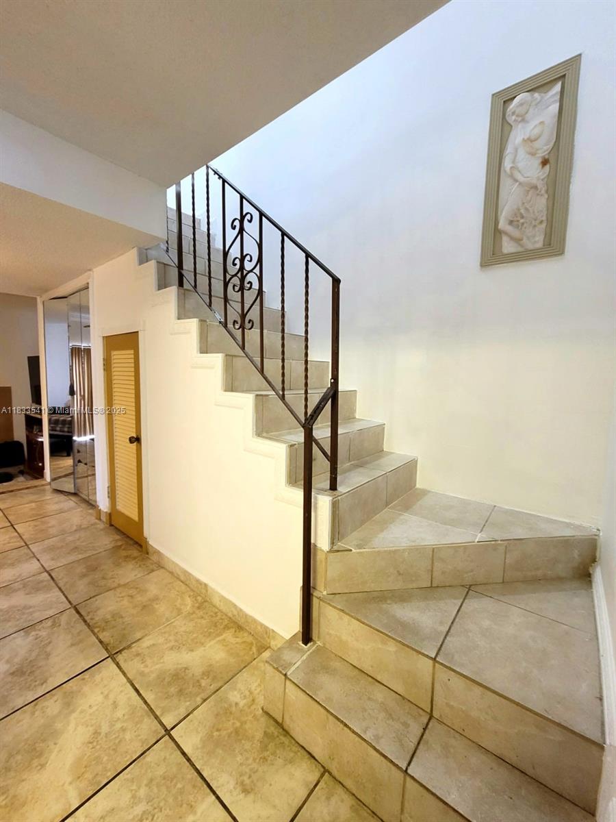 11 Olive Dr #J, Hialeah, Florida image 4