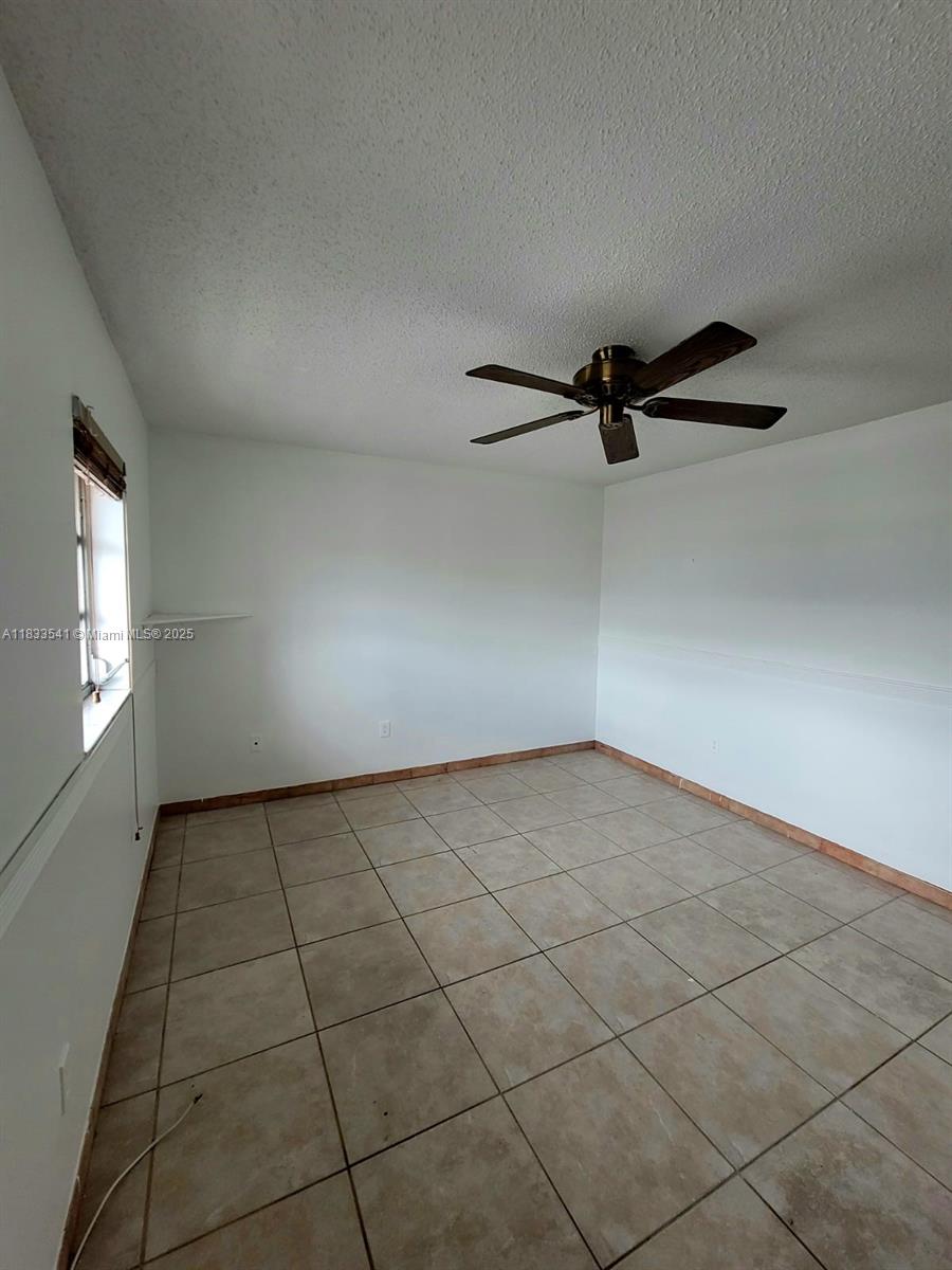 11 Olive Dr #J, Hialeah, Florida image 9