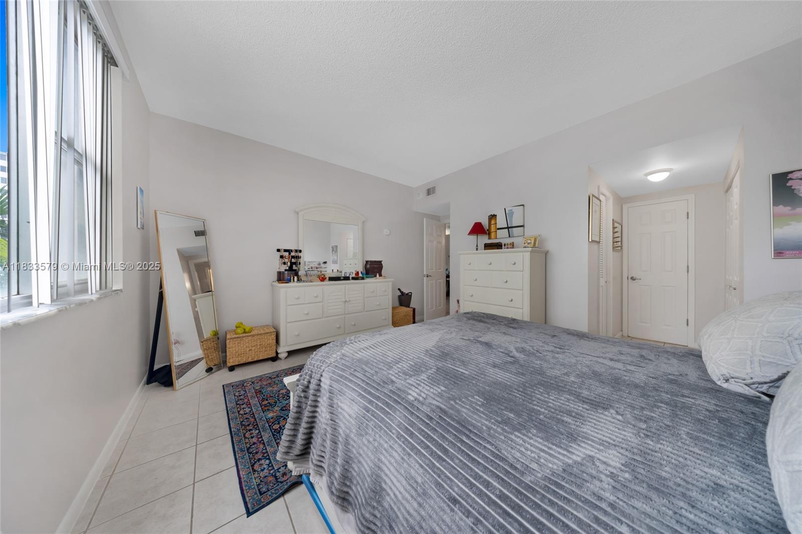 4330 Hillcrest Dr #104, Hollywood, Florida image 15