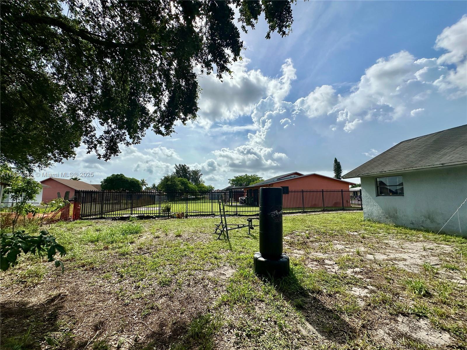 3521 NW 193rd St, Miami Gardens, Florida image 35