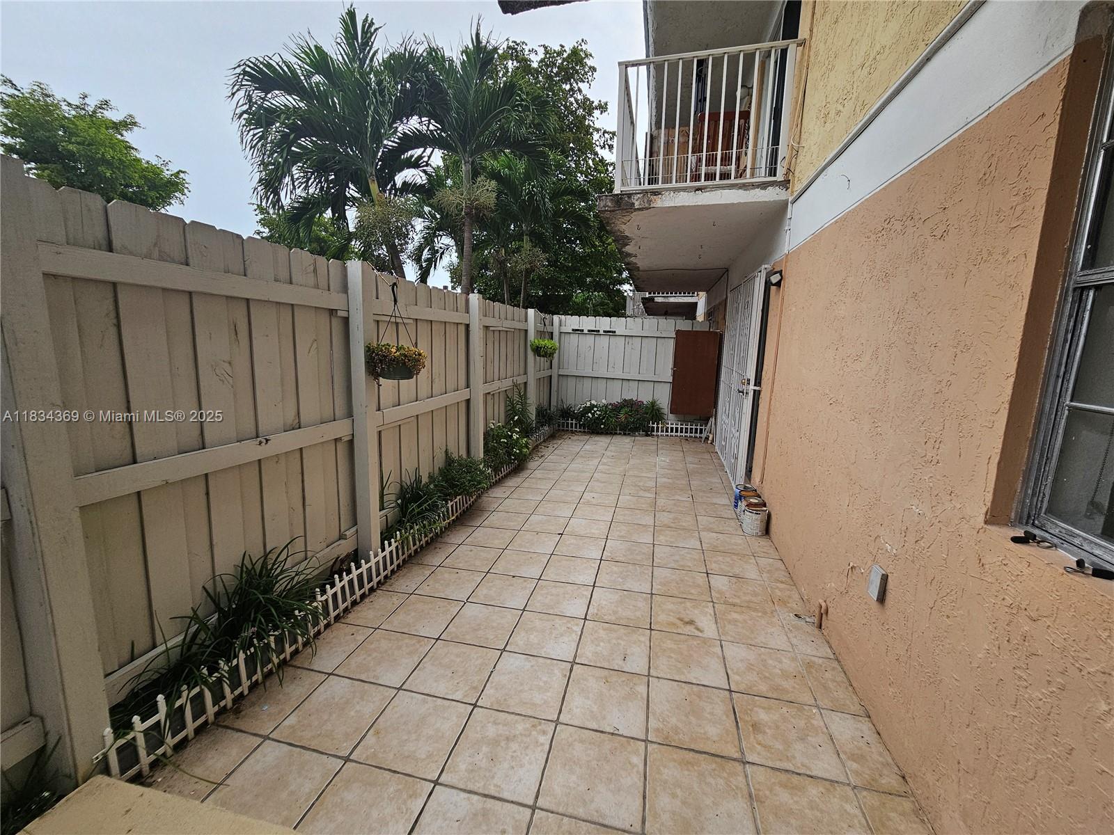 Property photo # 0
