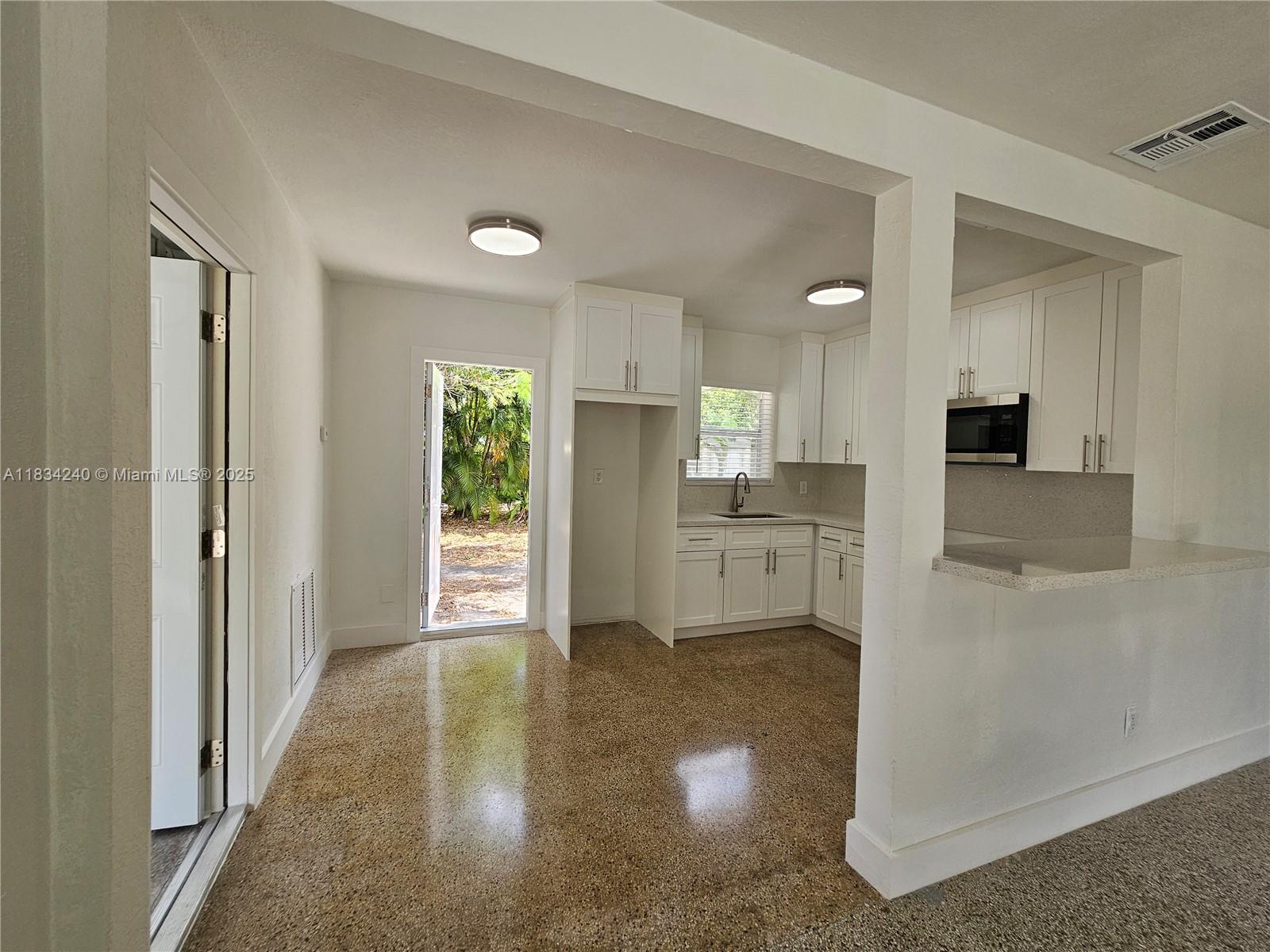 1112 NW 15th Ave, Fort Lauderdale, Florida image 3