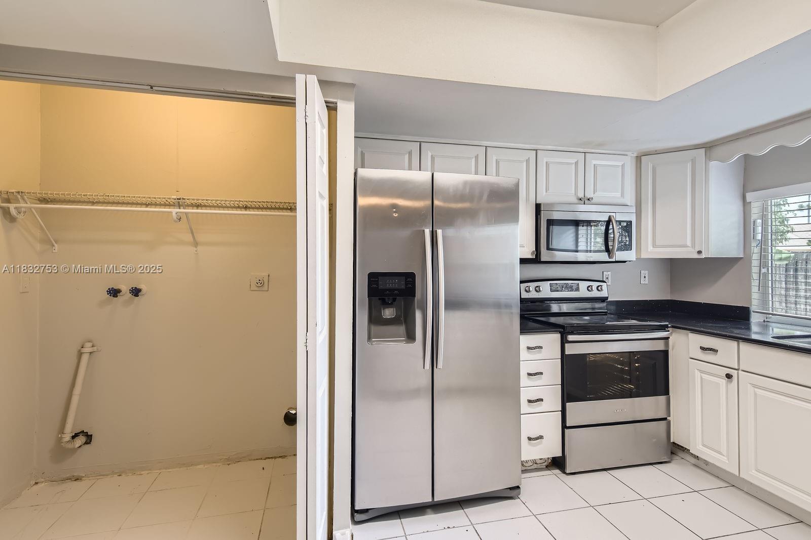 11035 NW 27th St, Sunrise, Florida image 10