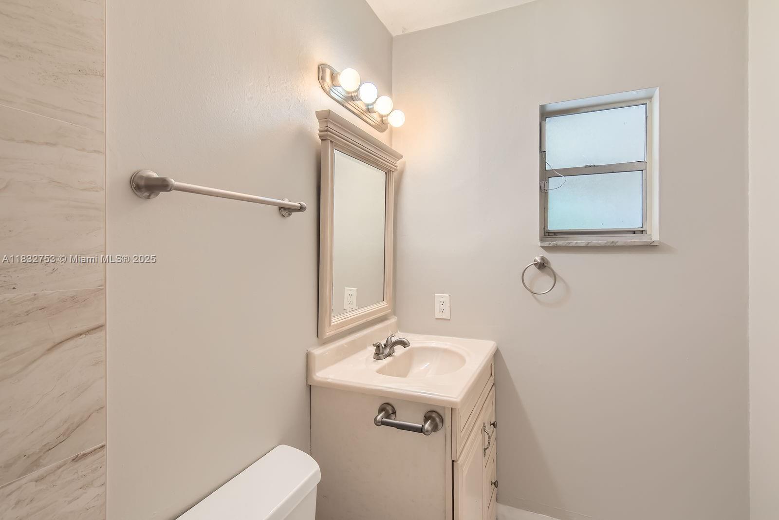 11035 NW 27th St, Sunrise, Florida image 24