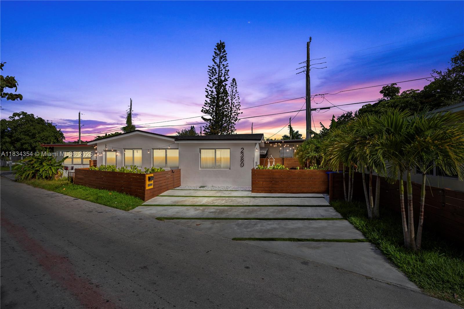 2380 NE 137th St, North Miami Beach, Florida image 2