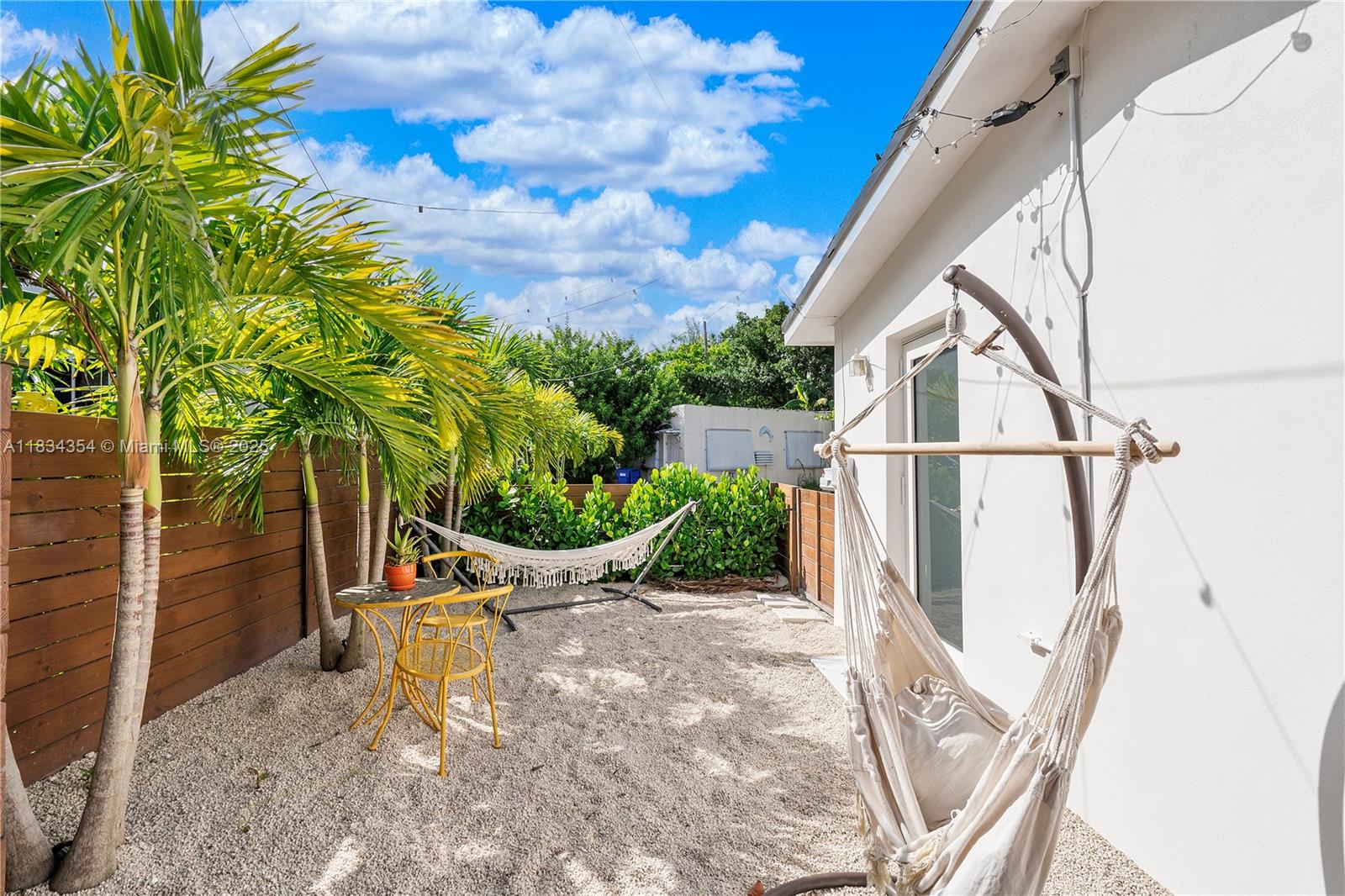 2380 NE 137th St, North Miami Beach, Florida image 22