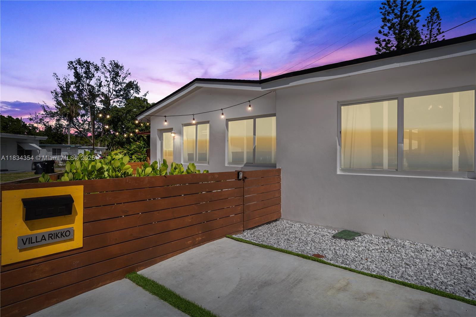2380 NE 137th St, North Miami Beach, Florida image 3