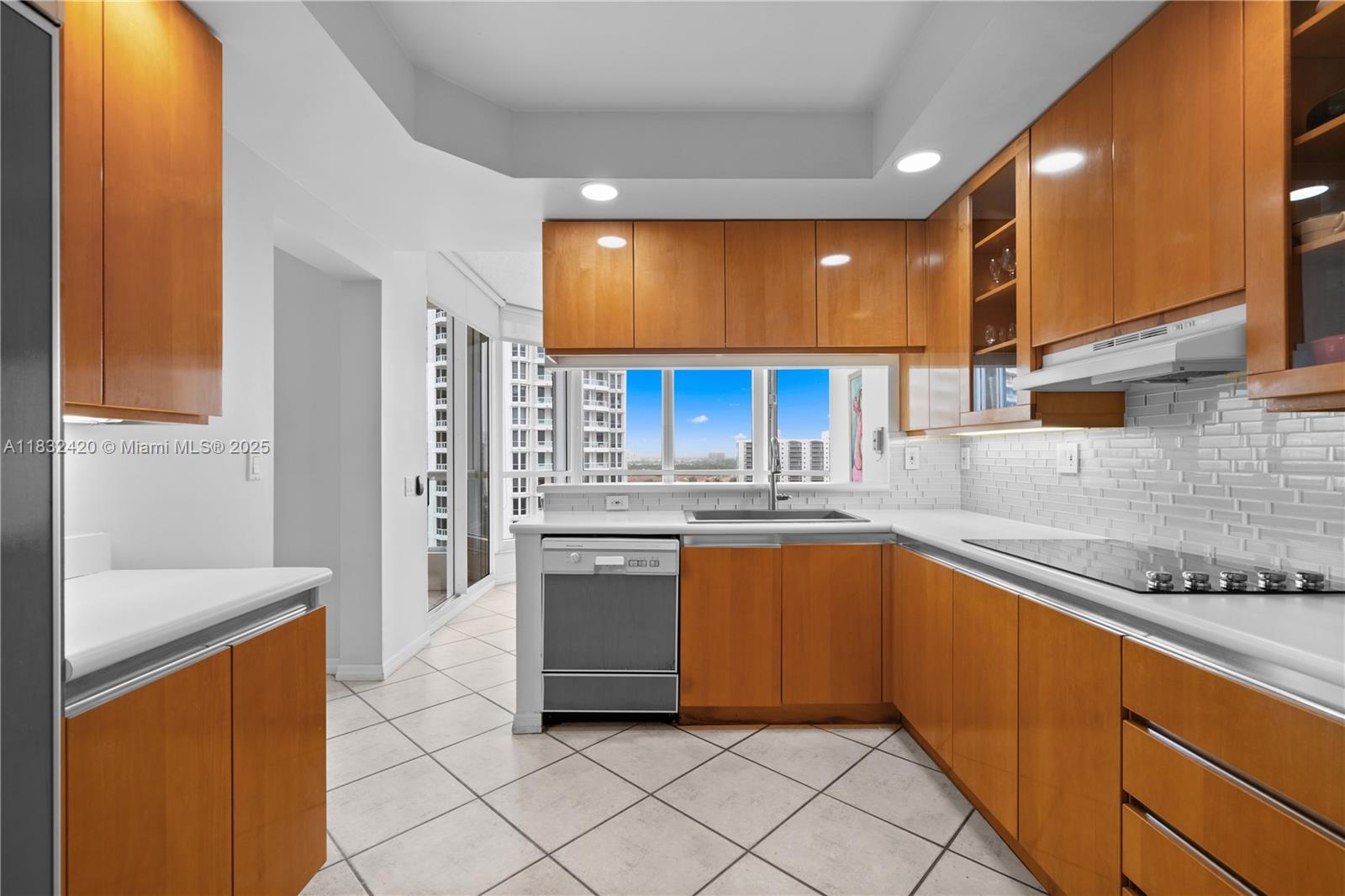 21150 NE 38TH AVENUE #1202, AVENTURA, FL 33180  Photo 9