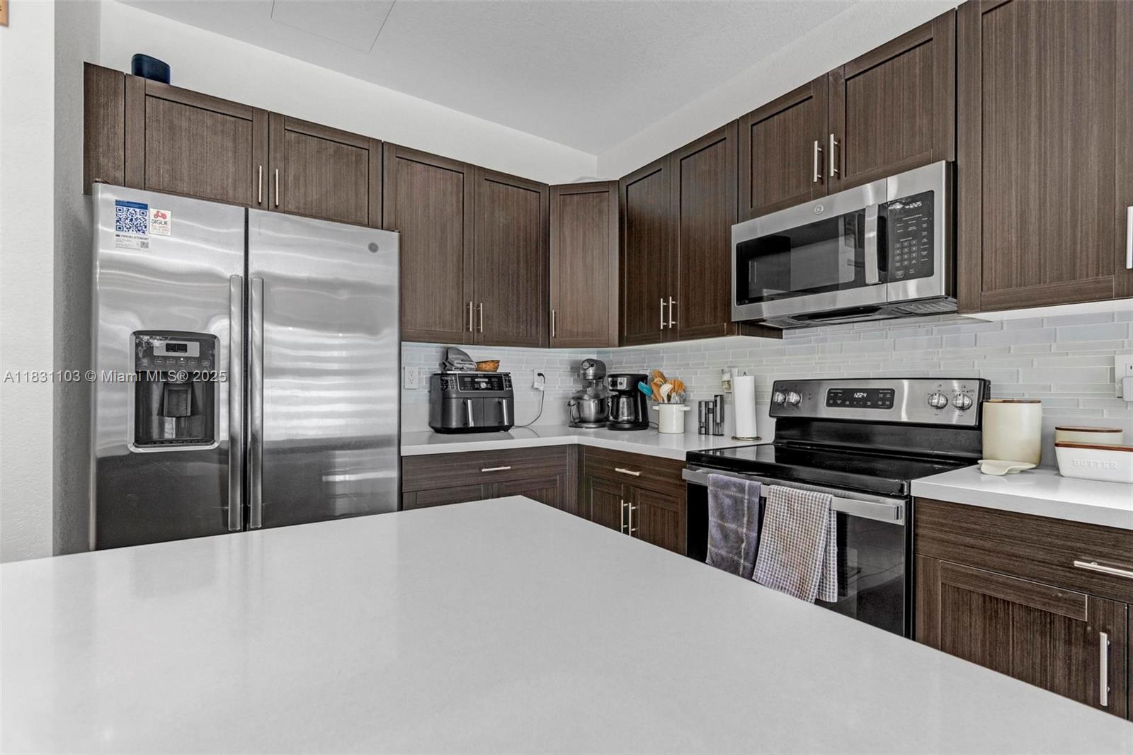 10021 W 32nd Ln, Hialeah, Florida image 10