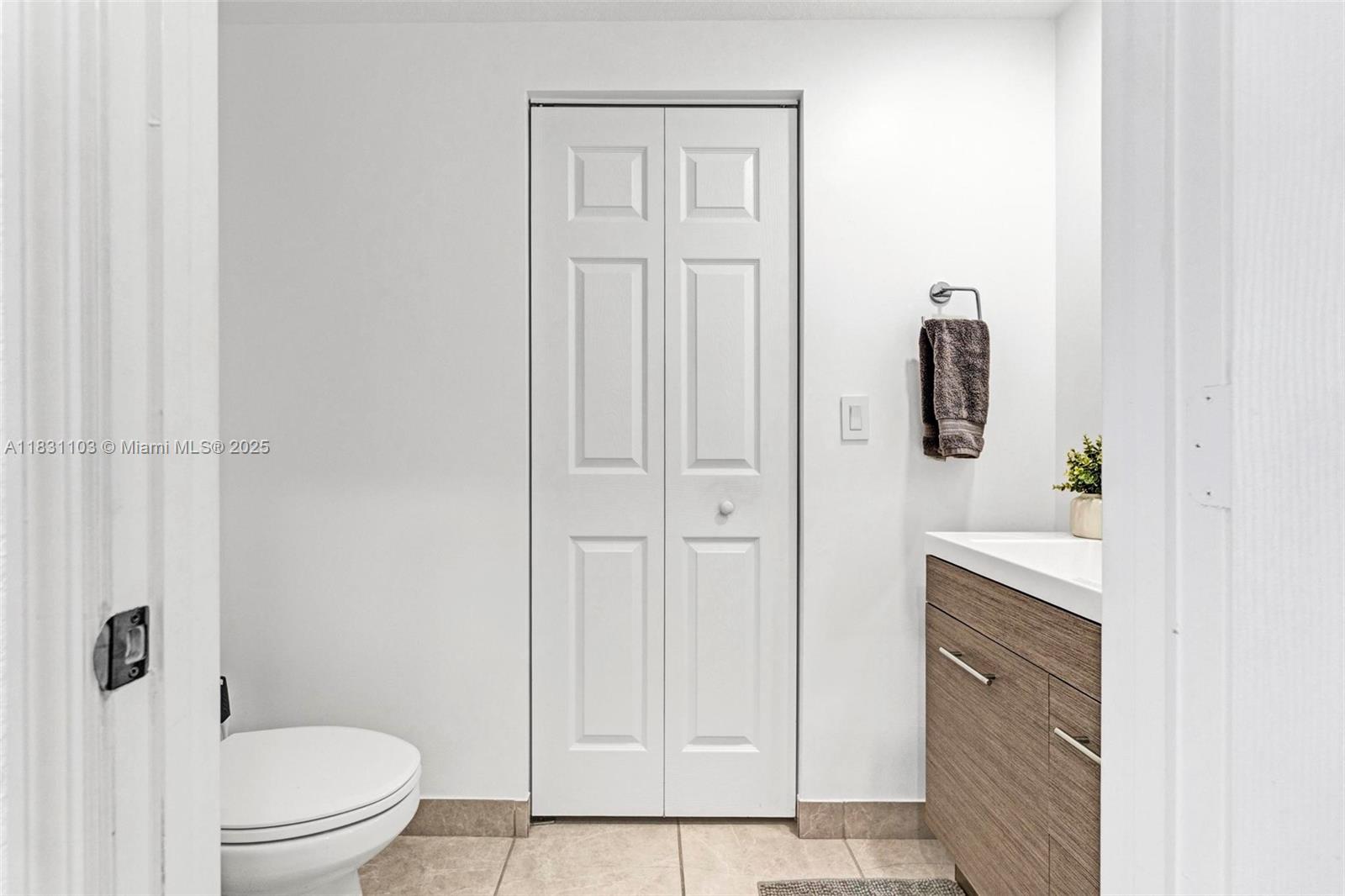 10021 W 32nd Ln, Hialeah, Florida image 29