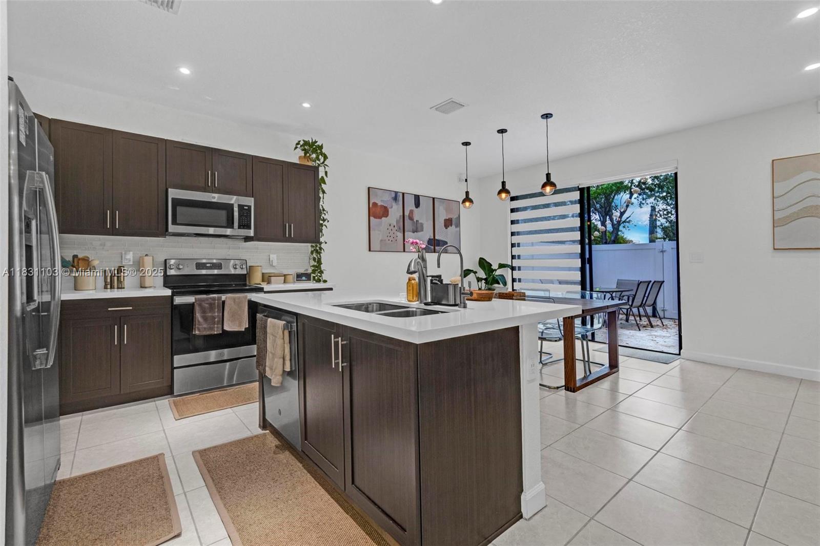 10021 W 32nd Ln, Hialeah, Florida image 8