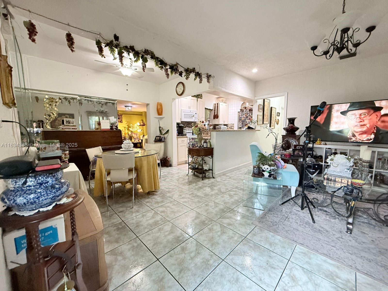 1535 NE 171st St, North Miami Beach, Florida image 2