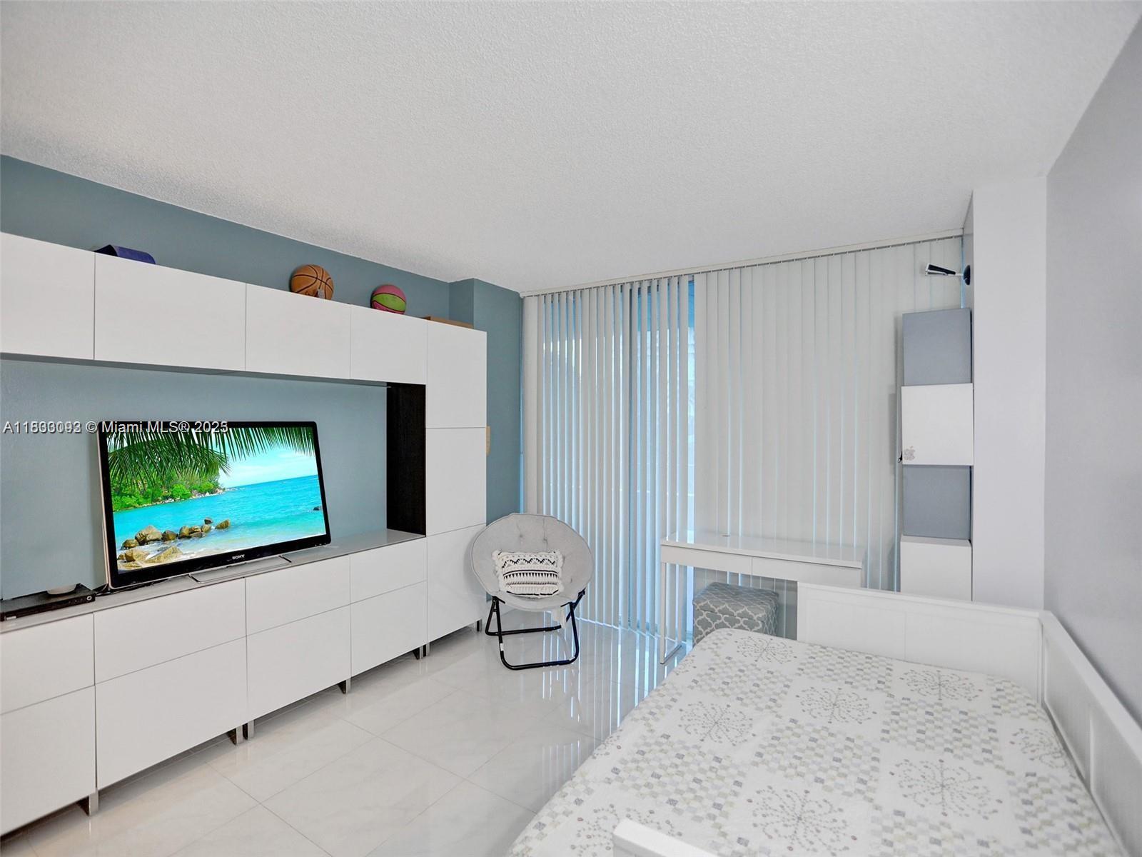 1627 Brickell Ave #605, Miami, Florida image 24