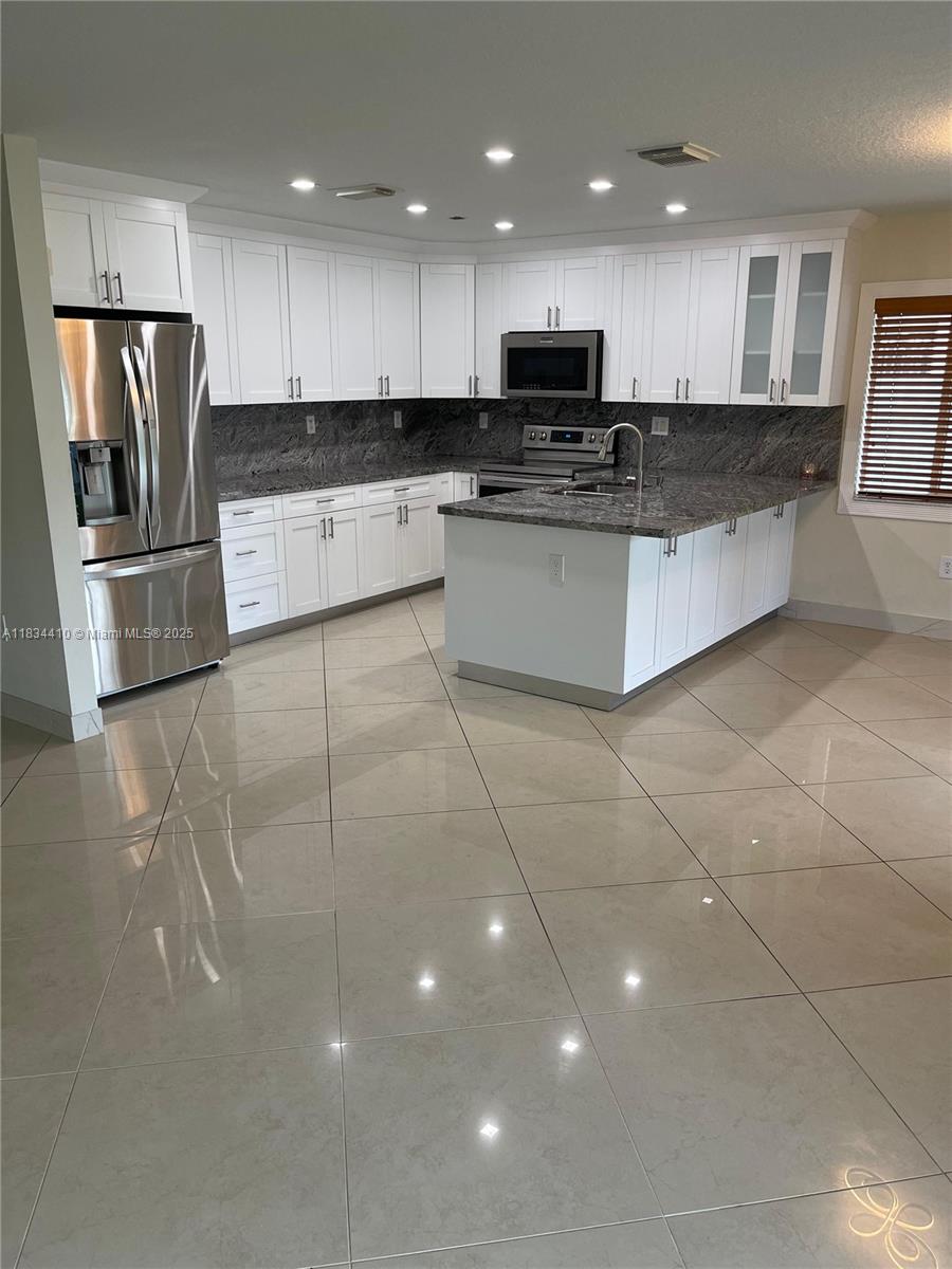 Property photo # 9