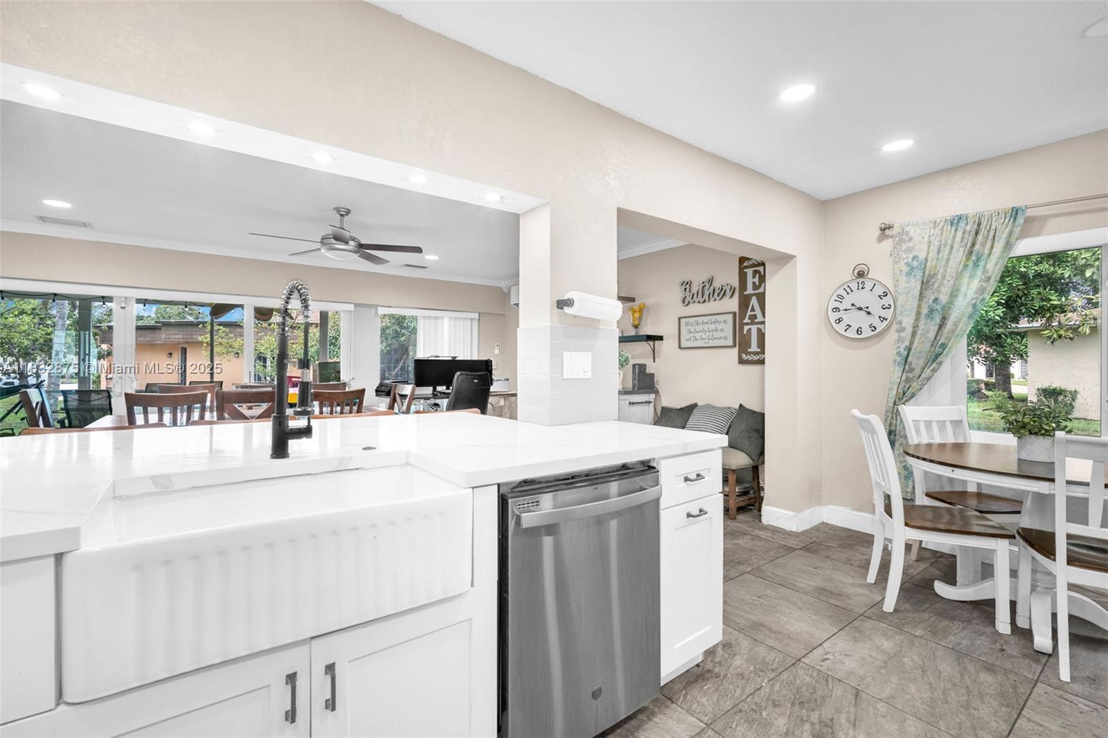 5820 Australian Pine Dr, Tamarac, Florida image 16