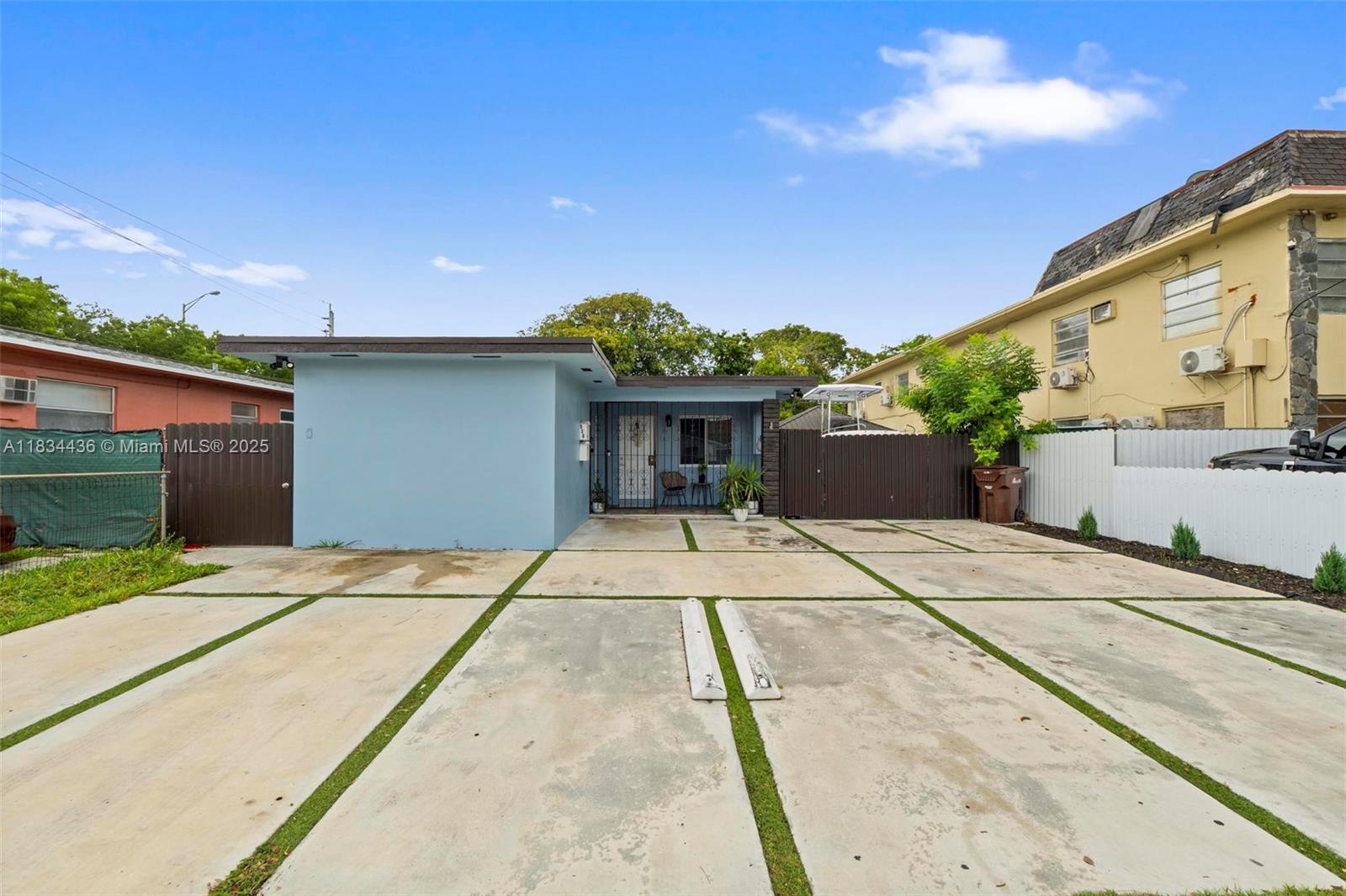 938 SE 12th St, Hialeah, Florida image 1
