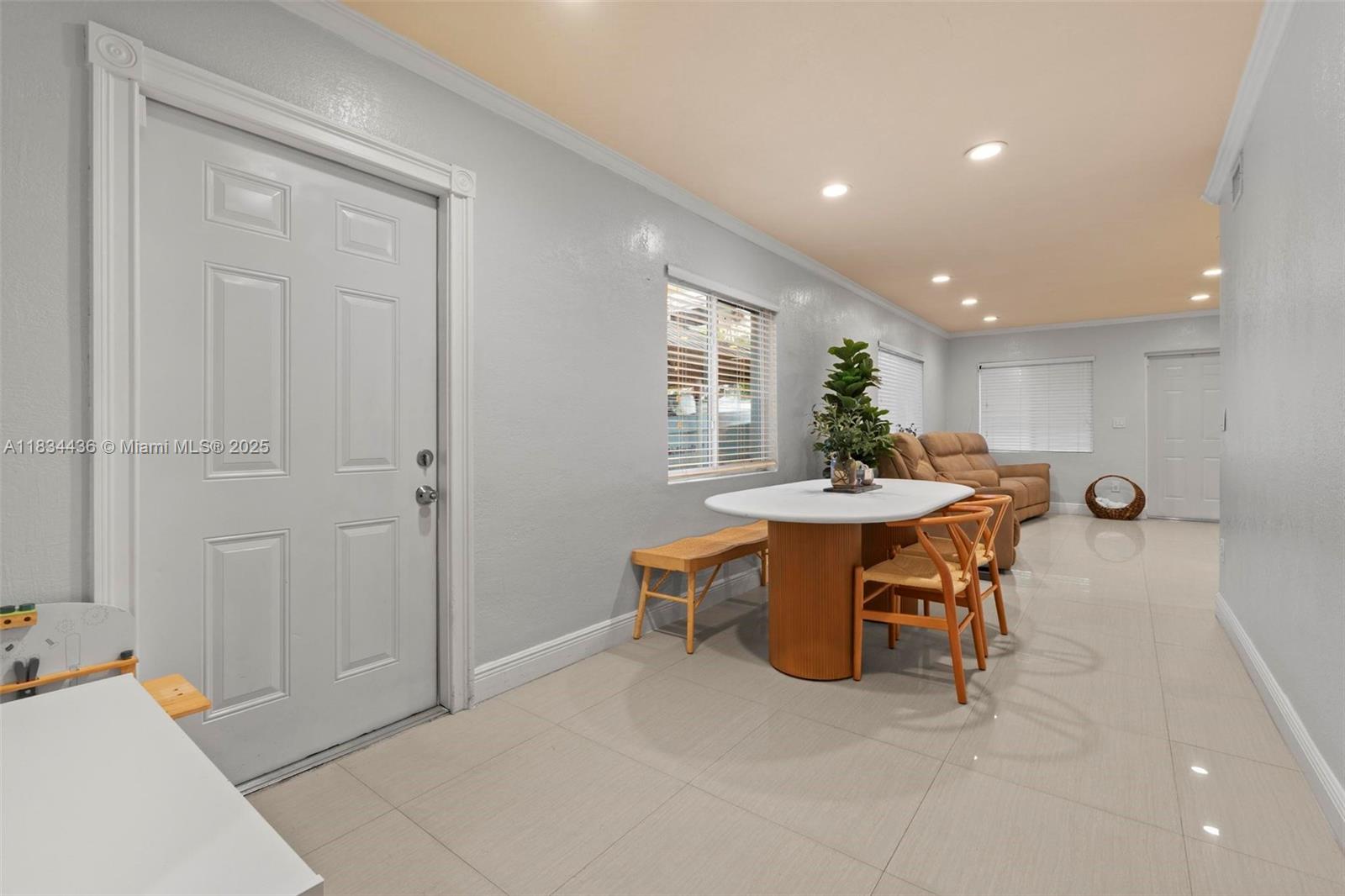 938 SE 12th St, Hialeah, Florida image 9