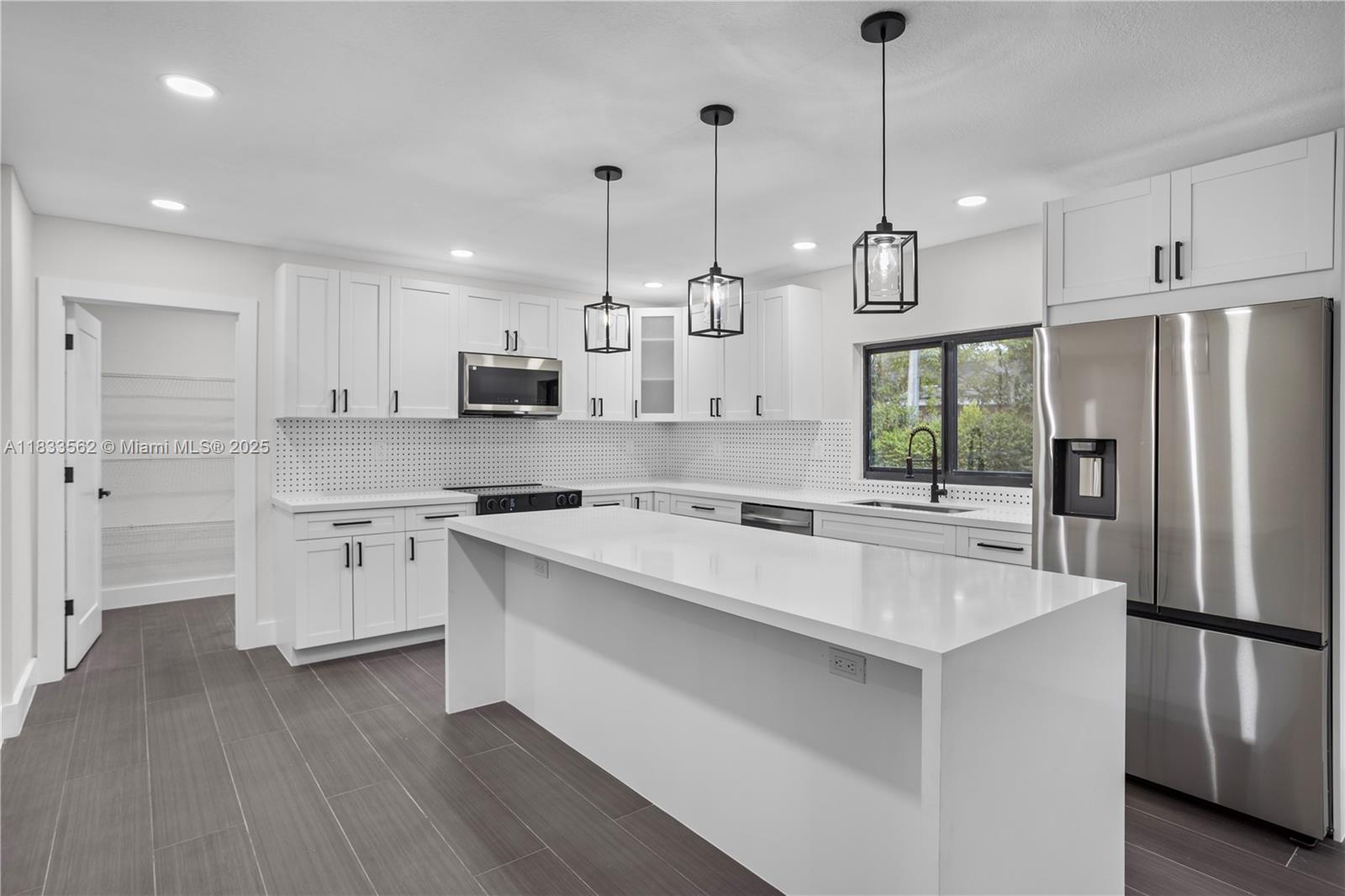 4879 NW 2nd Ct, Plantation, Florida image 2