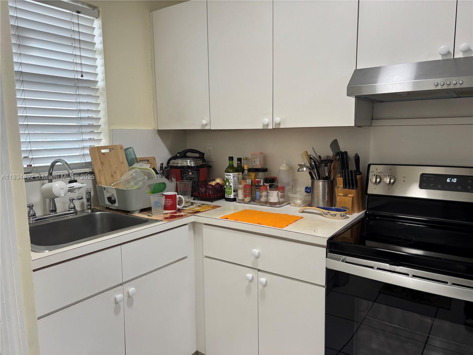 2775 W 52nd St #305, Hialeah, Florida image 5