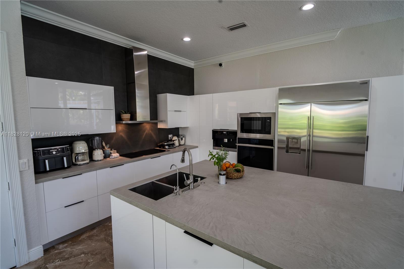 2493 Poinciana Dr, Weston, Florida image 13