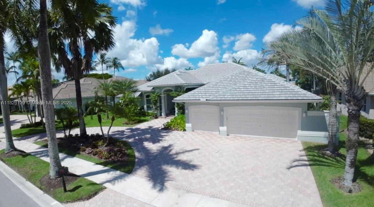 2493 Poinciana Dr, Weston, Florida image 2