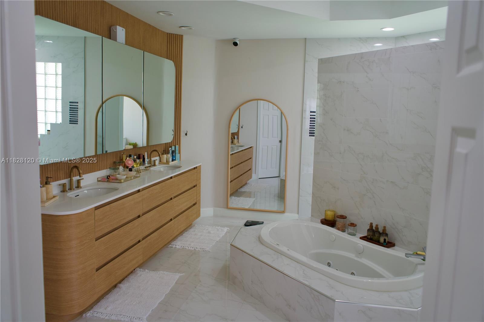 2493 Poinciana Dr, Weston, Florida image 4