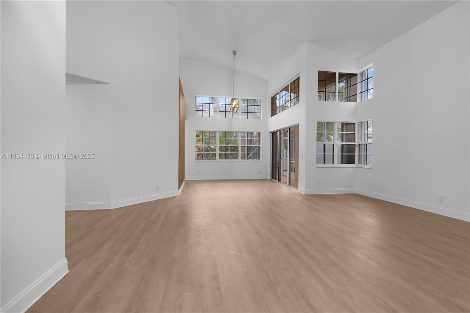 1525 Seabay Rd, Weston, Florida image 2