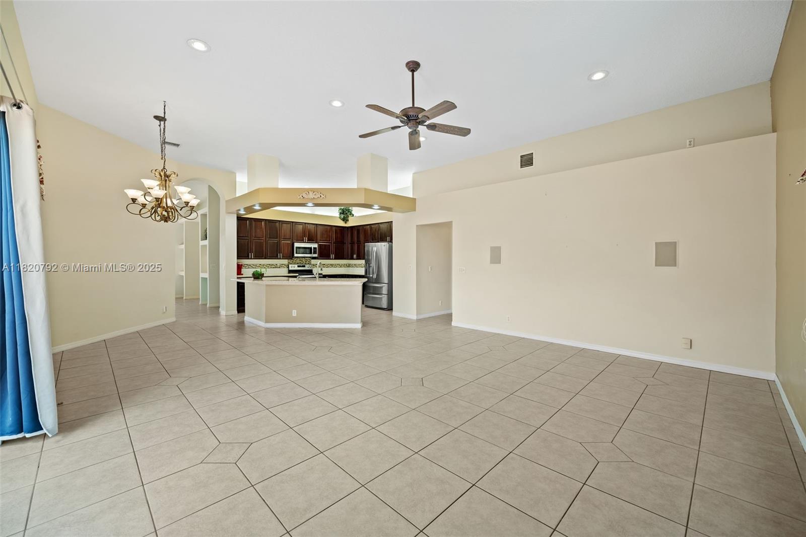6946 Mariposa Cir Ct, Pembroke Pines, Florida image 12