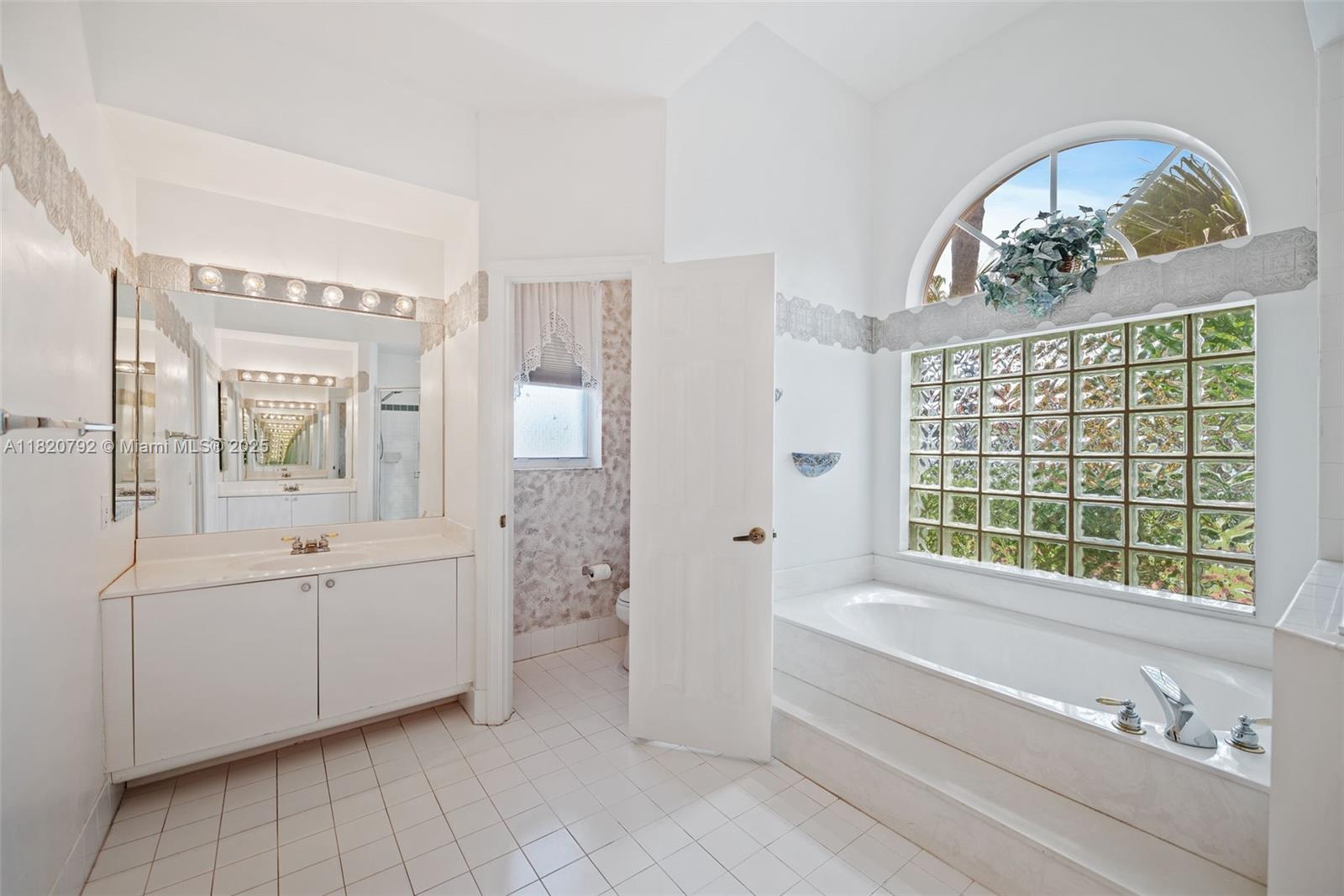 6946 Mariposa Cir Ct, Pembroke Pines, Florida image 22