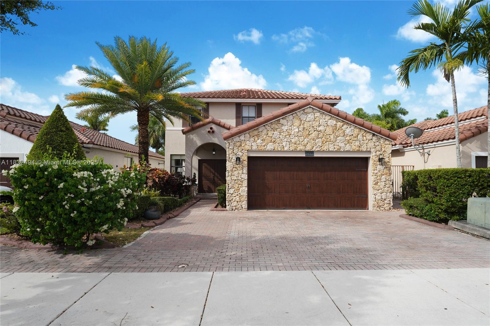 9932 NW 10th St, Miami, Florida image 2