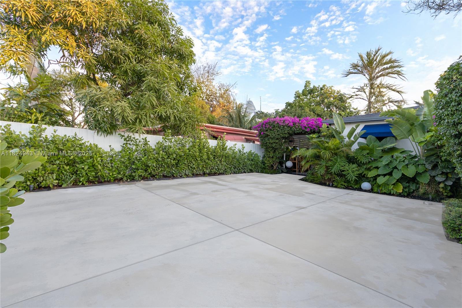 532 NW 100th St, Miami, Florida image 34
