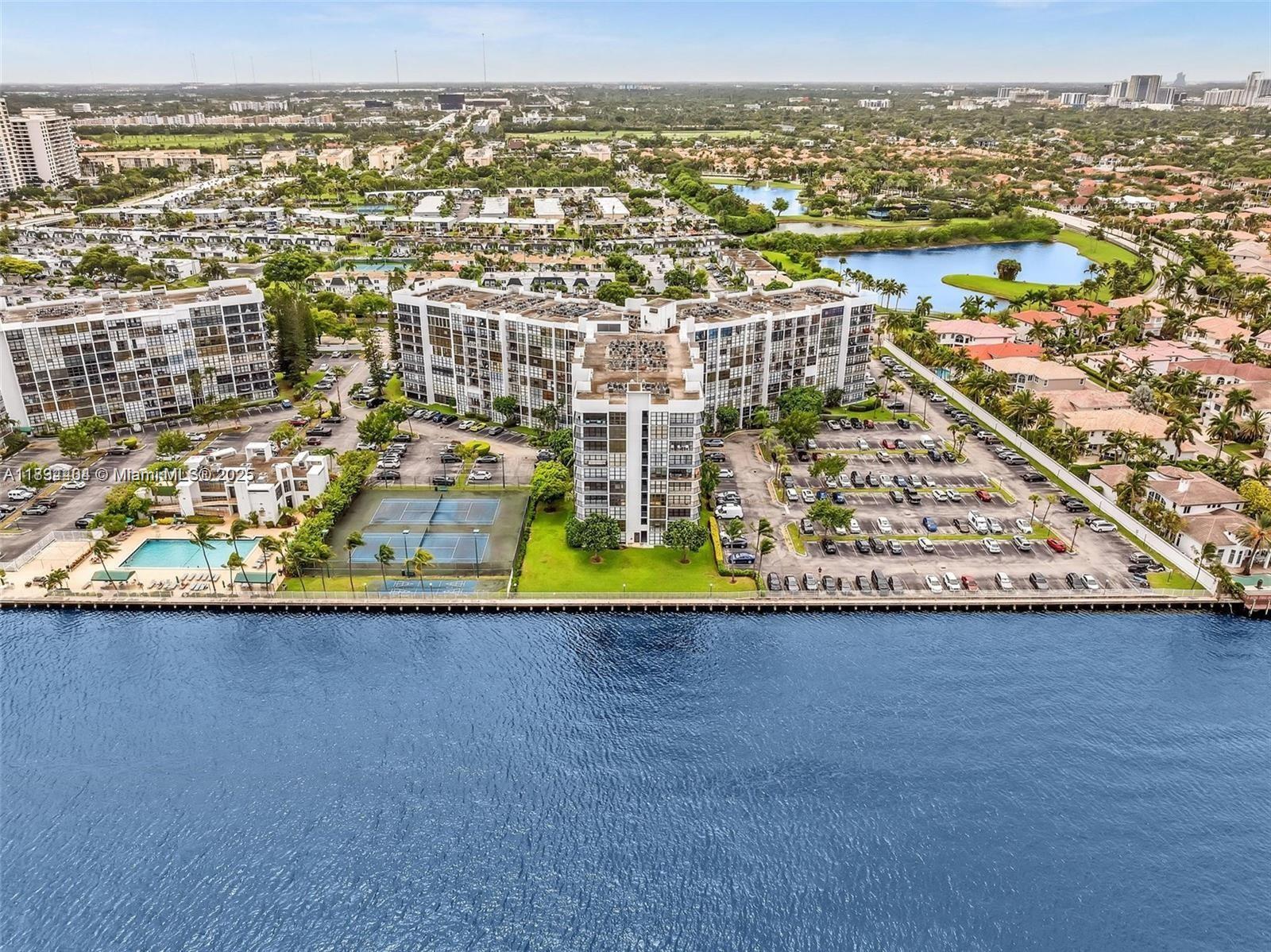 1000 Parkview Dr #114, Hallandale Beach, Florida image 20