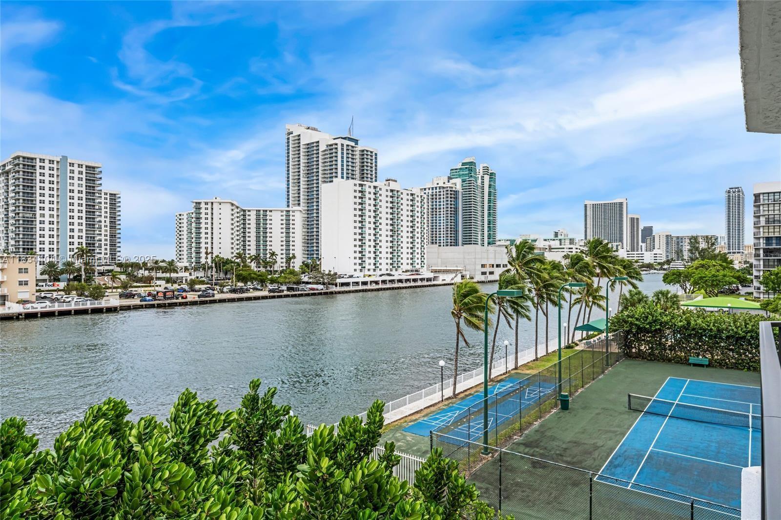 1000 Parkview Dr #114, Hallandale Beach, Florida image 27