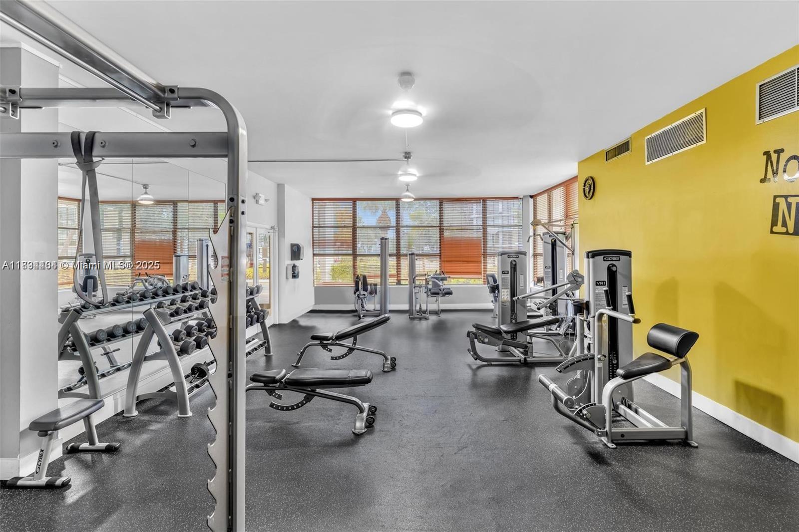 1000 Parkview Dr #114, Hallandale Beach, Florida image 29