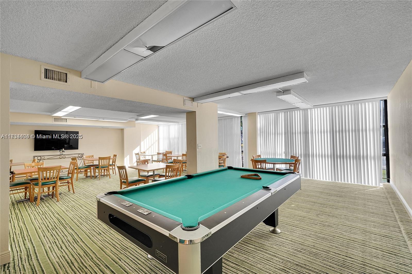 1000 Parkview Dr #114, Hallandale Beach, Florida image 32