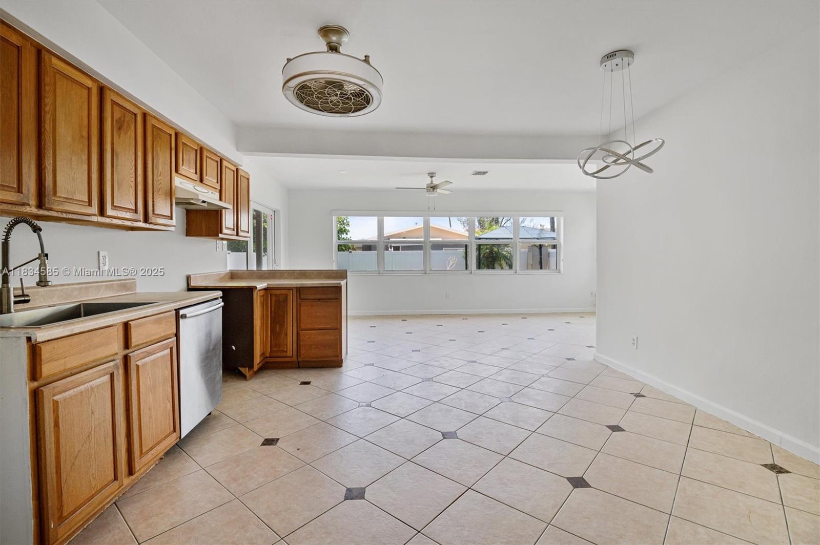 700 NE 47th St, Oakland Park, Florida image 5