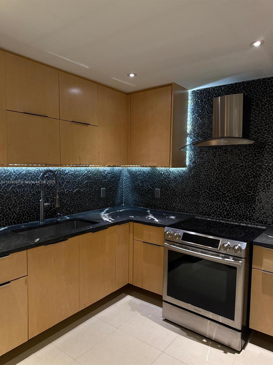 Property photo # 9